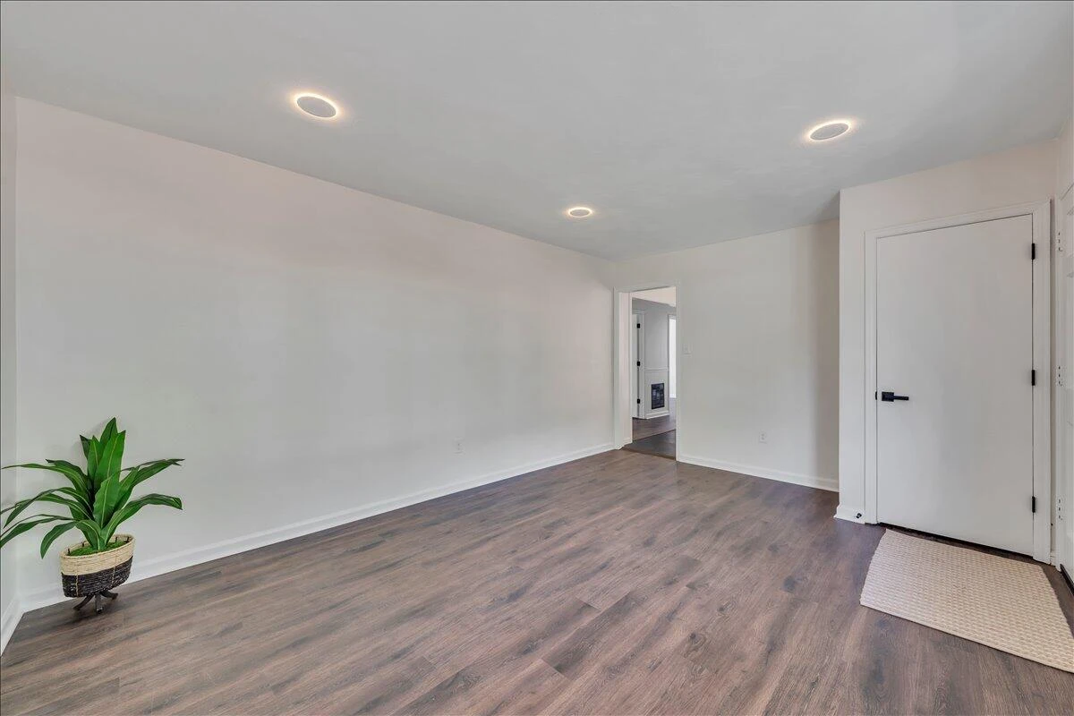 719 Estates RD SE - Photo 9