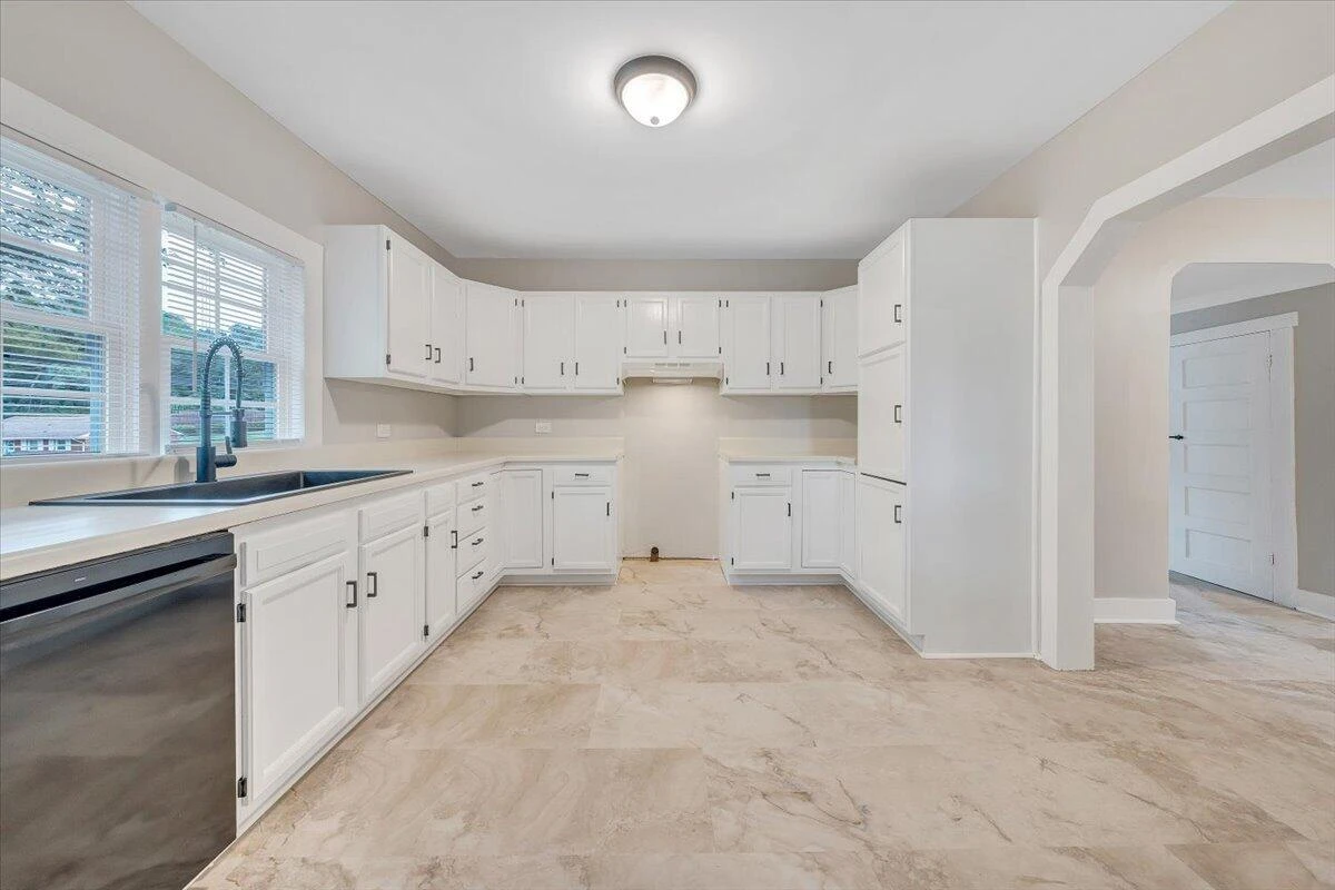 1742 20th ST NE - Photo 15