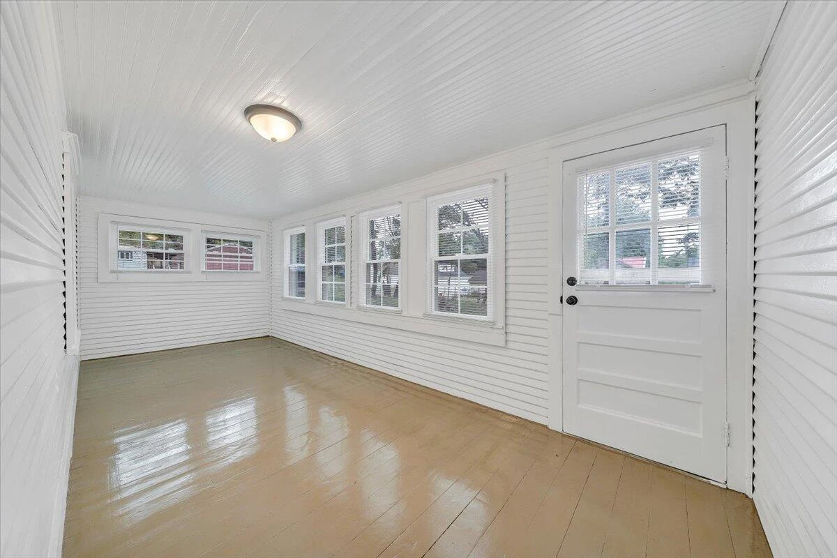 1742 20th ST NE - Photo 17
