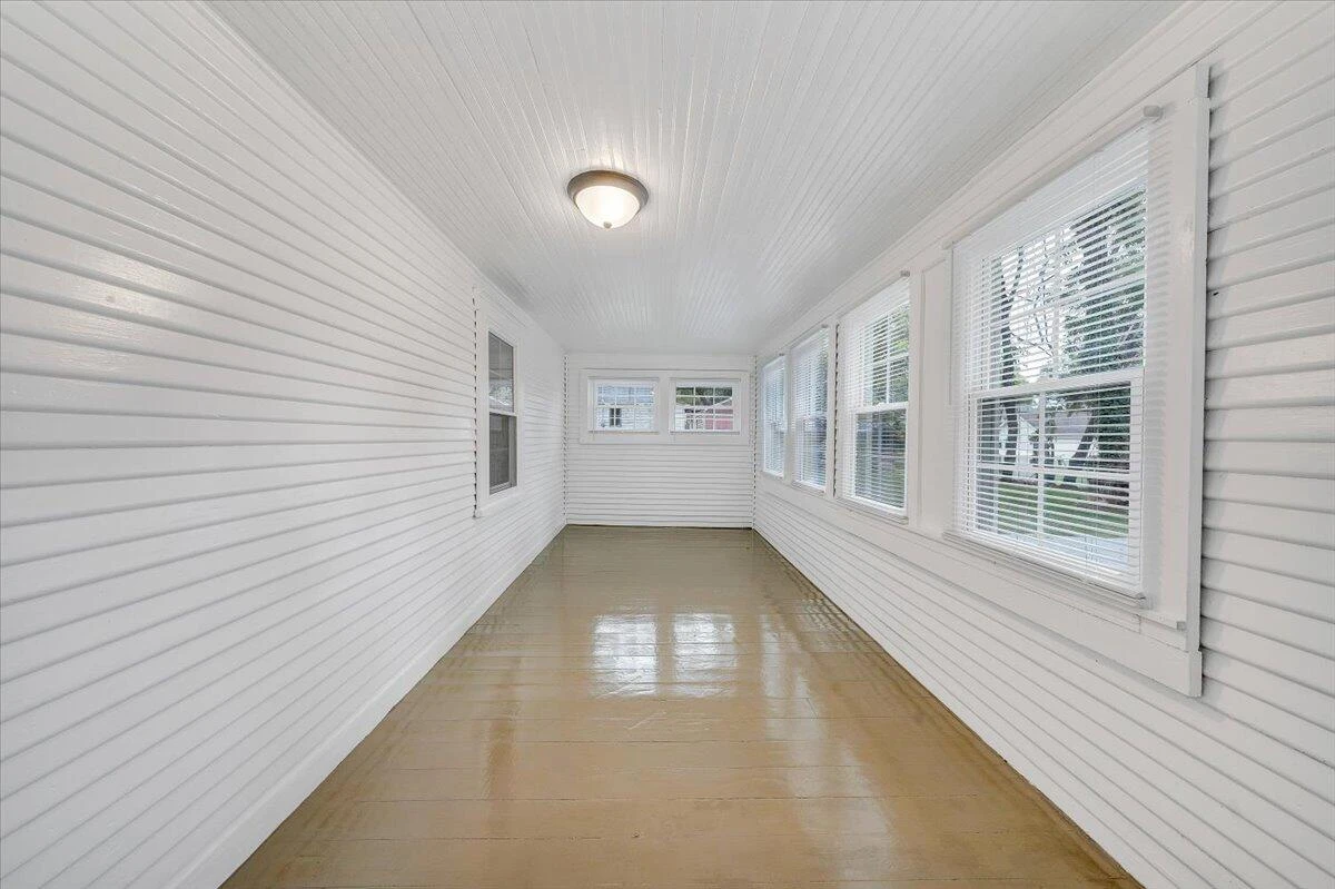 1742 20th ST NE - Photo 18