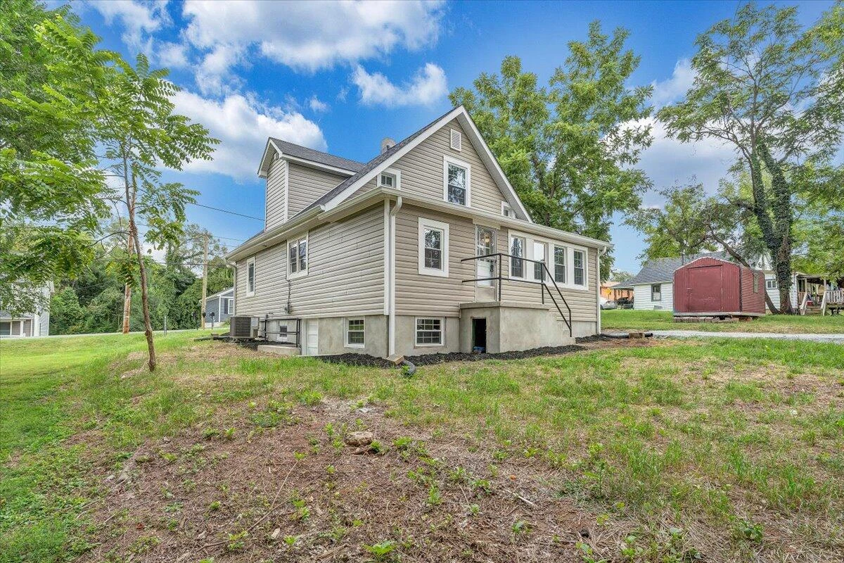 1742 20th ST NE - Photo 34