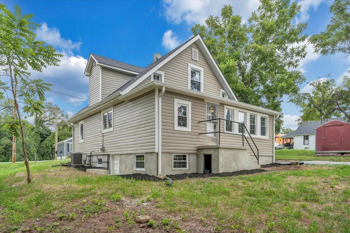 1742 20th ST NE - Photo 35