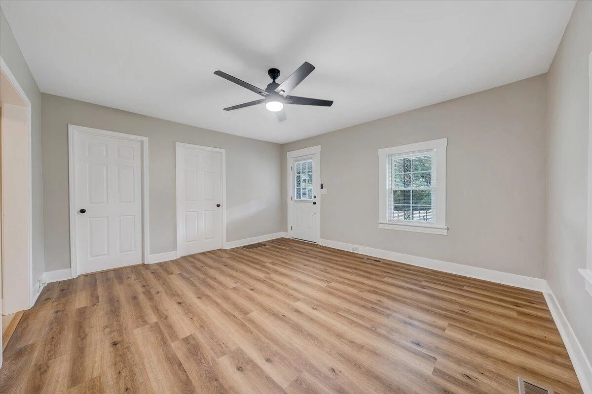 1742 20th ST NE - Photo 5