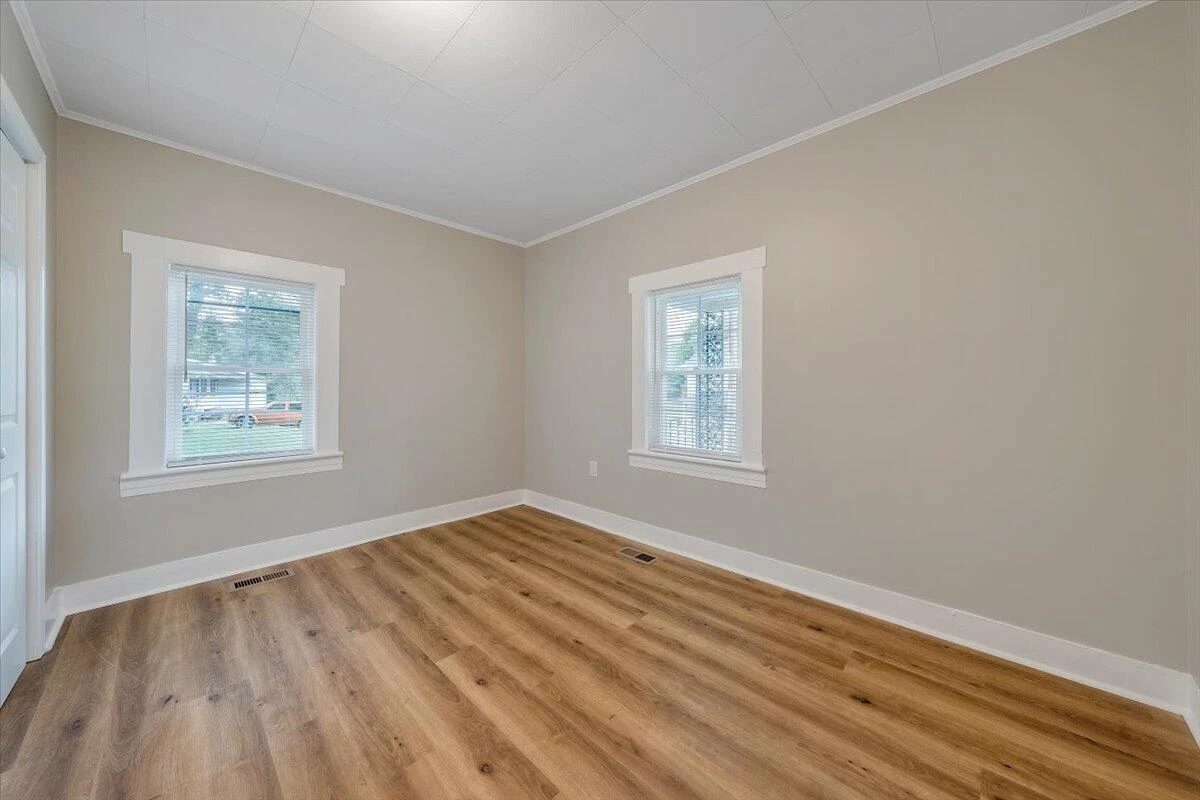 1742 20th ST NE - Photo 7