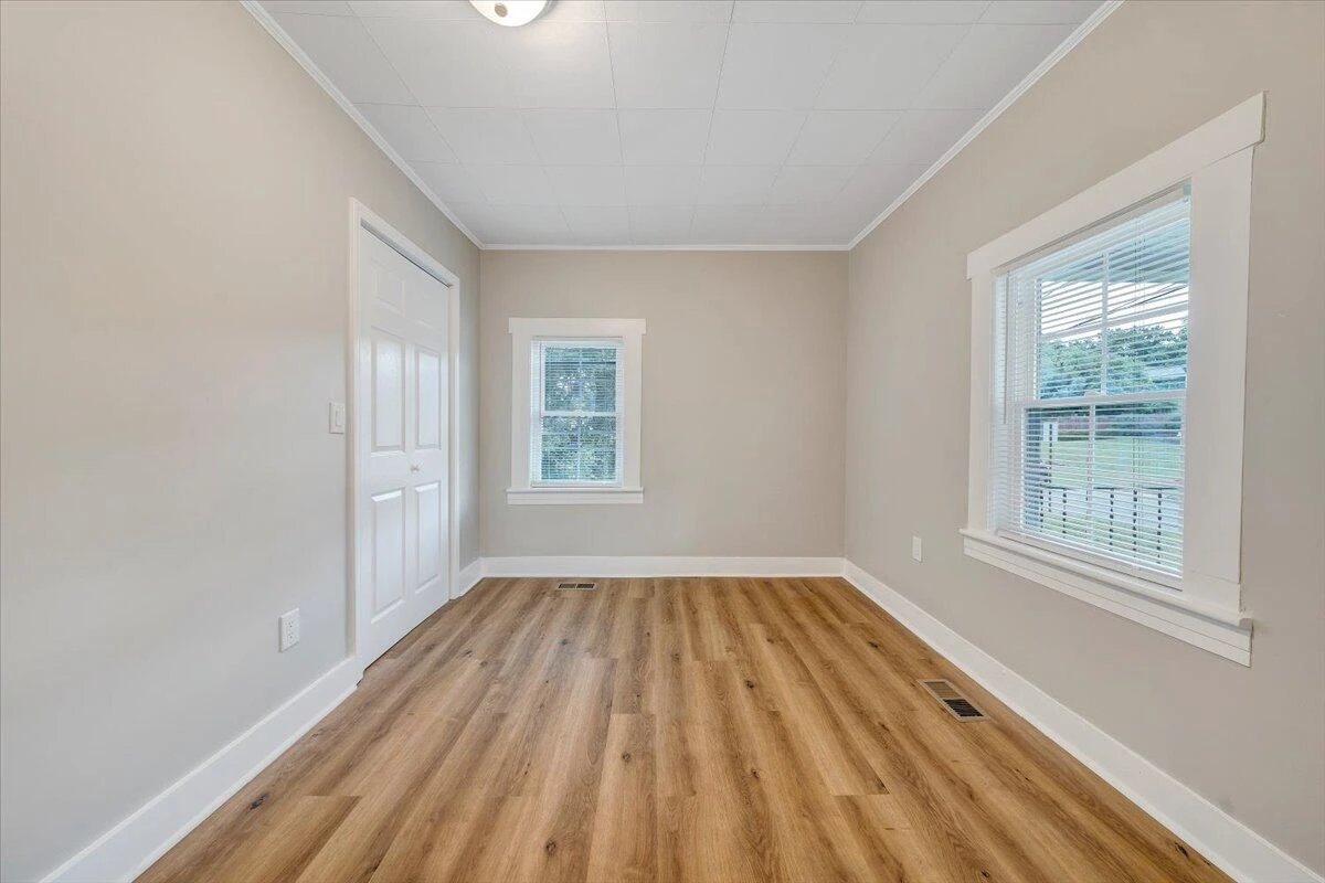1742 20th ST NE - Photo 8