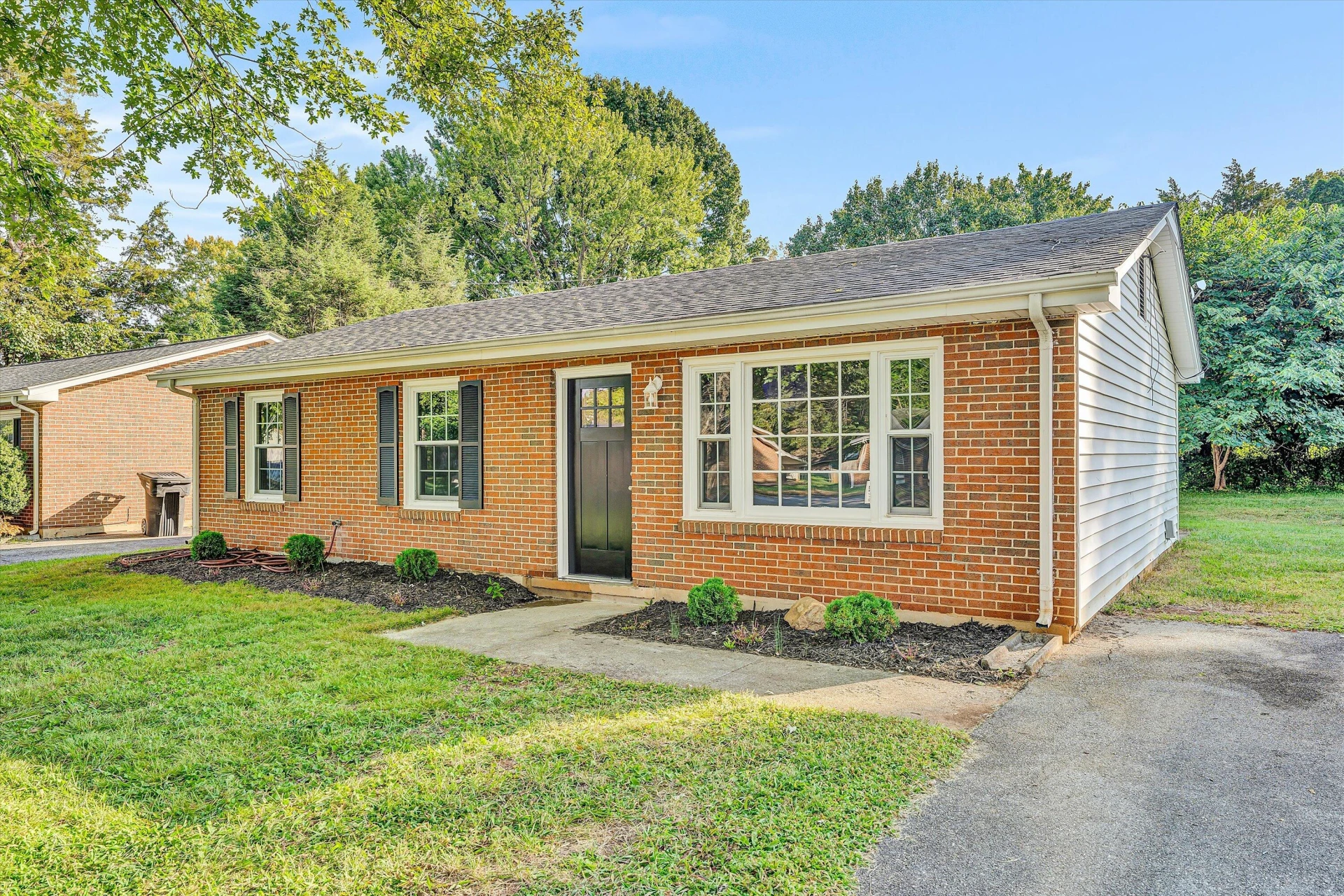 5433 Flagler DR - Photo 2