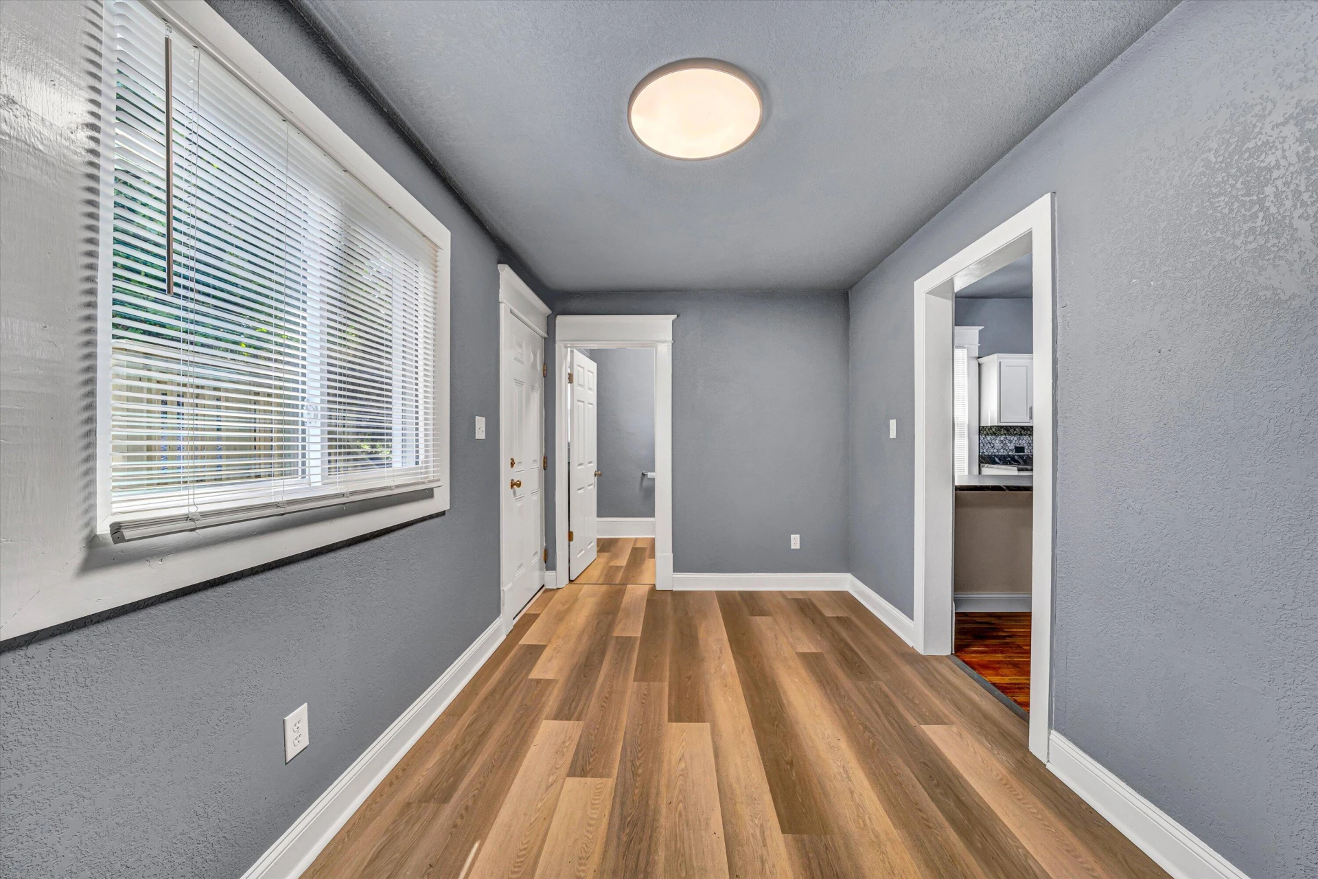 809 Elm AVE SE - Photo 14