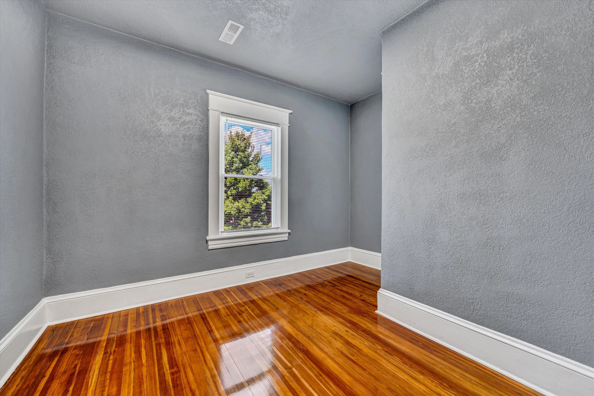 809 Elm AVE SE - Photo 22