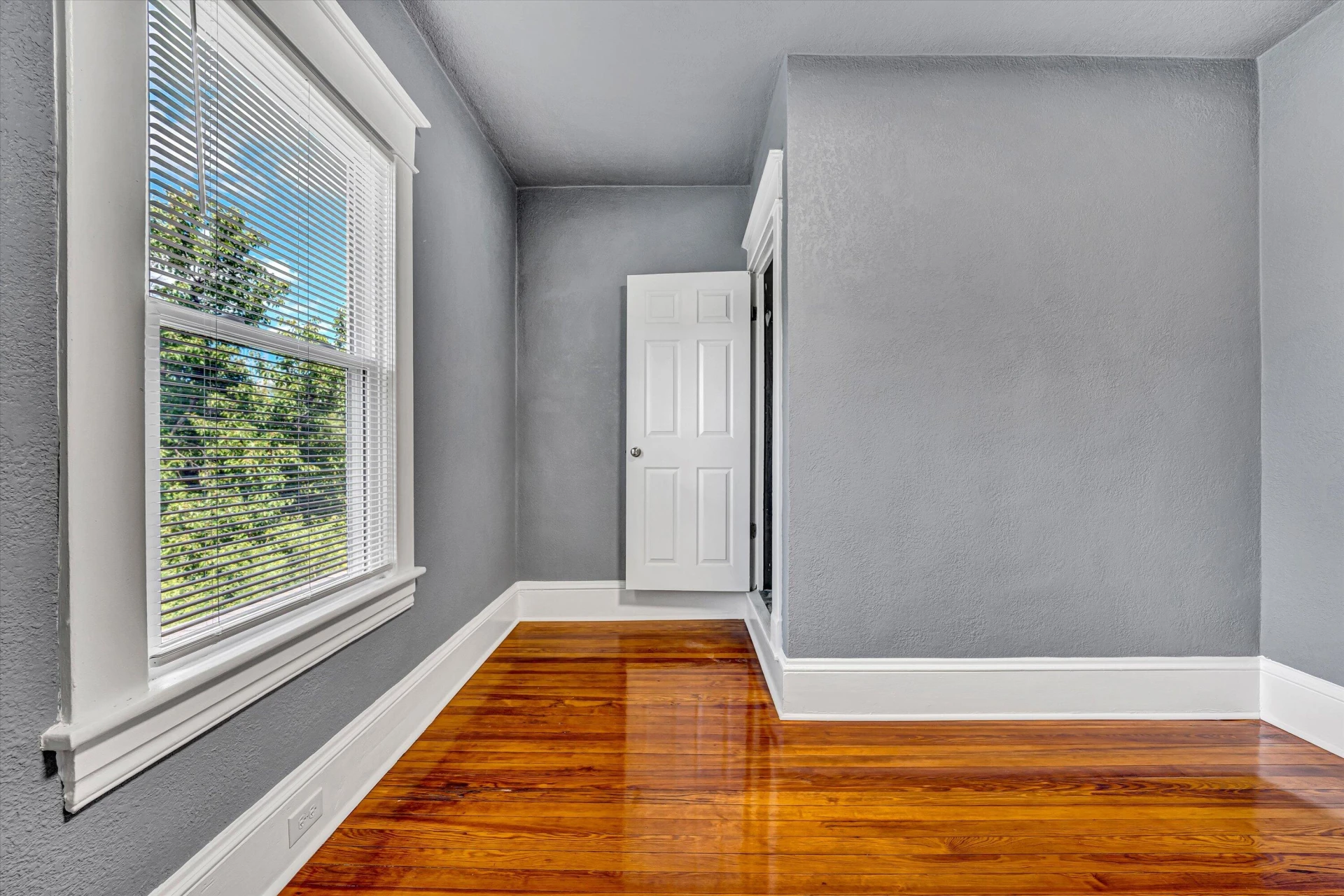 809 Elm AVE SE - Photo 23