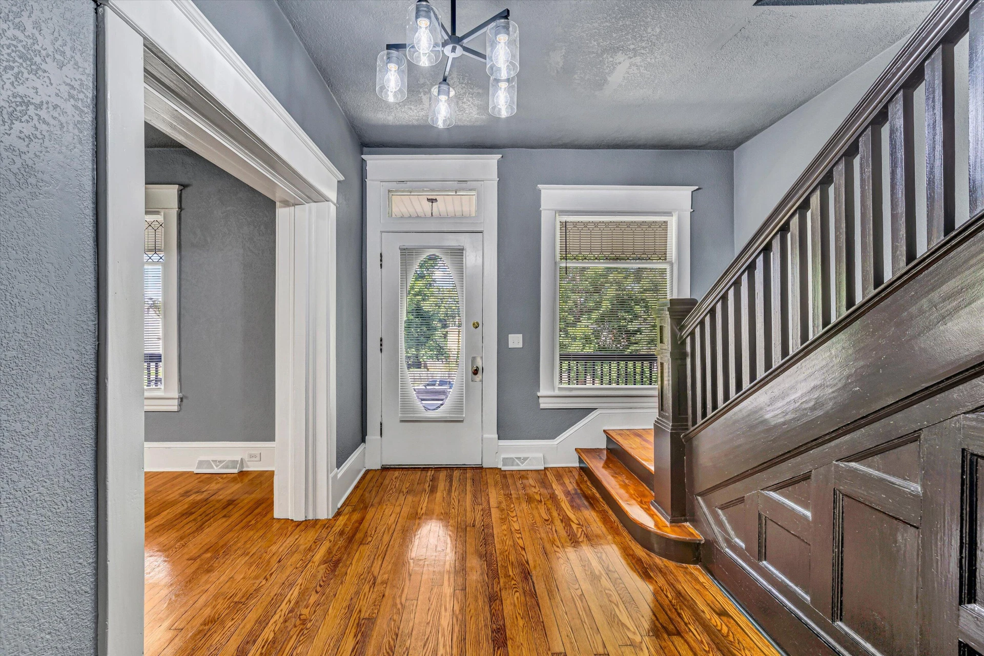809 Elm AVE SE - Photo 4