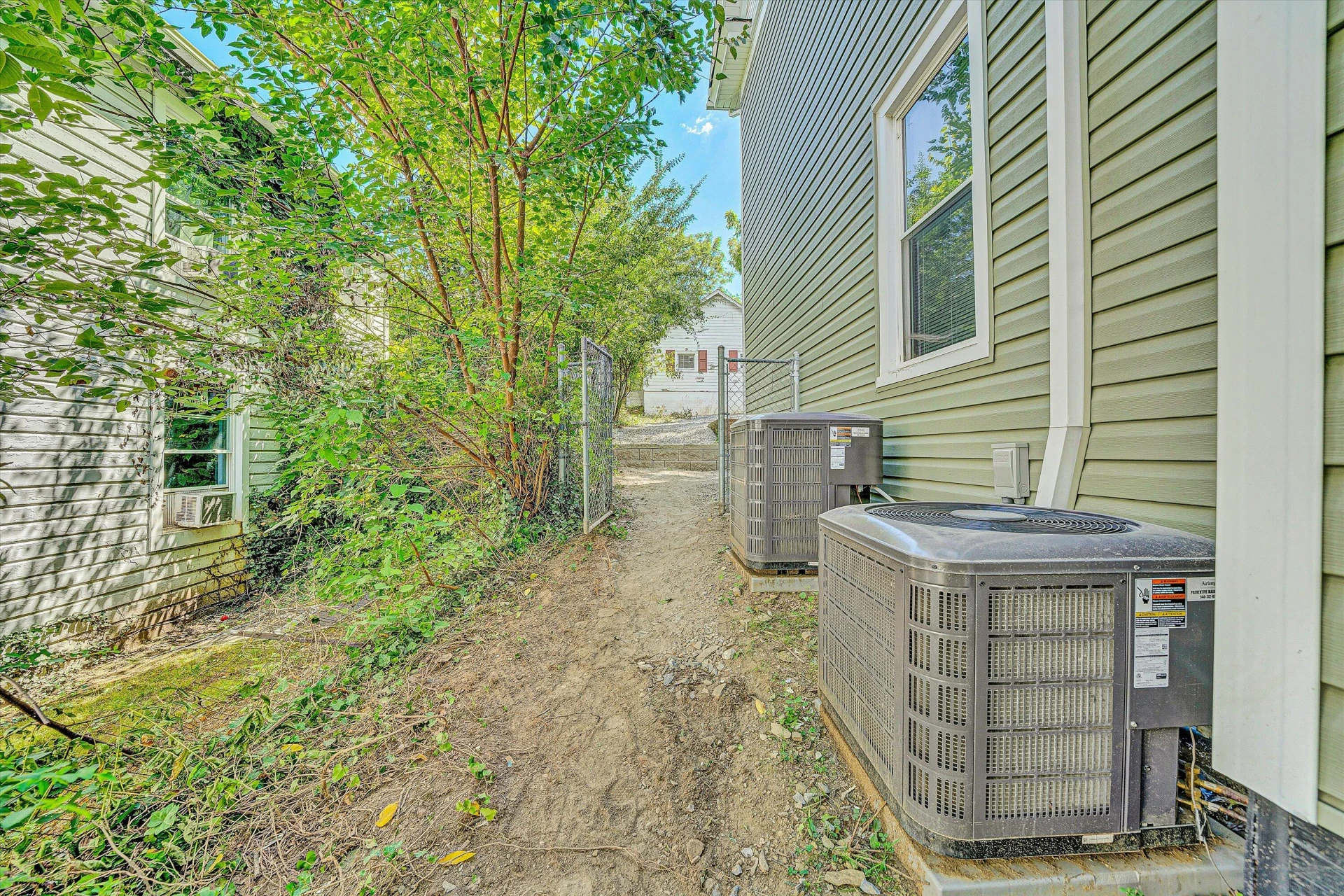 809 Elm AVE SE - Photo 40