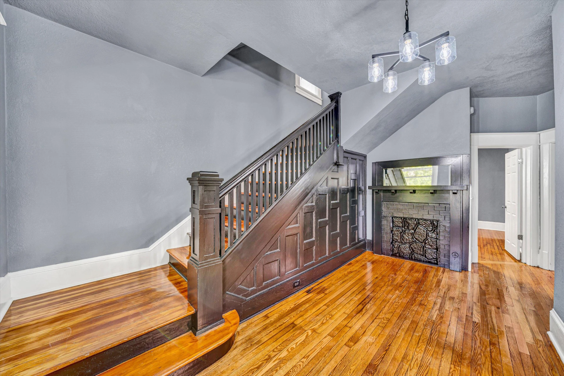 809 Elm AVE SE - Photo 5