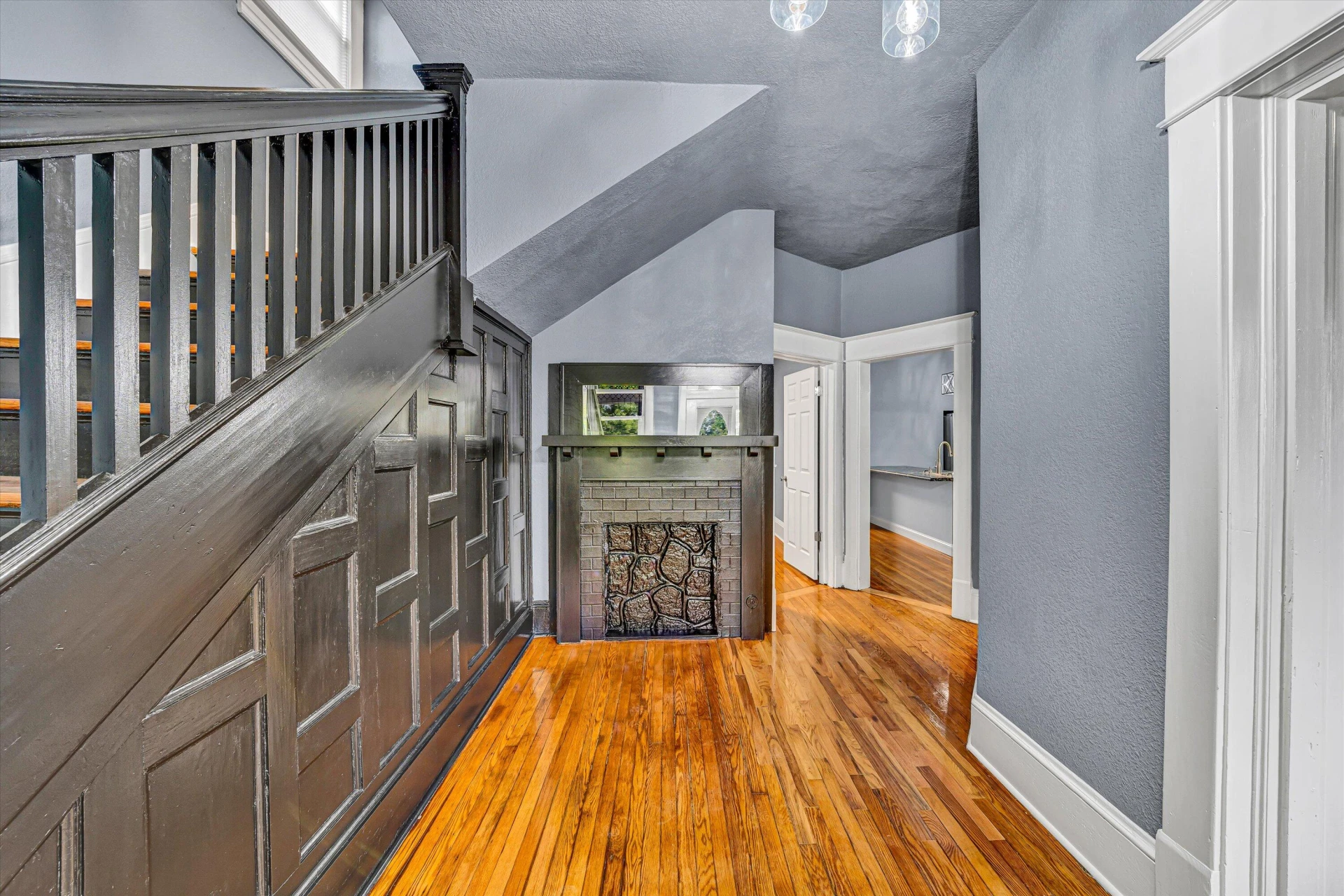 809 Elm AVE SE - Photo 6