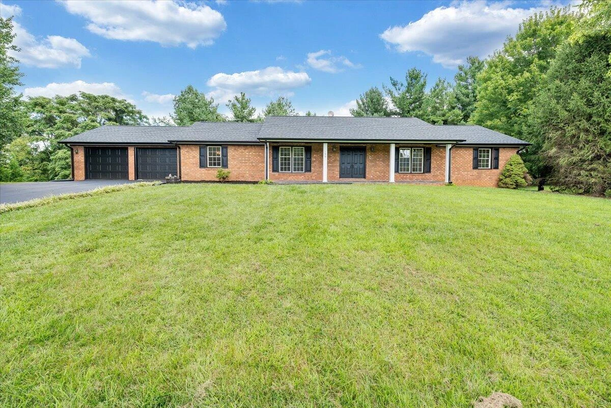 199 Jamestown RD