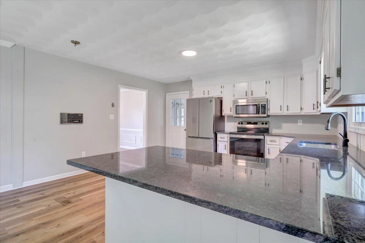 199 Jamestown RD - Photo 17