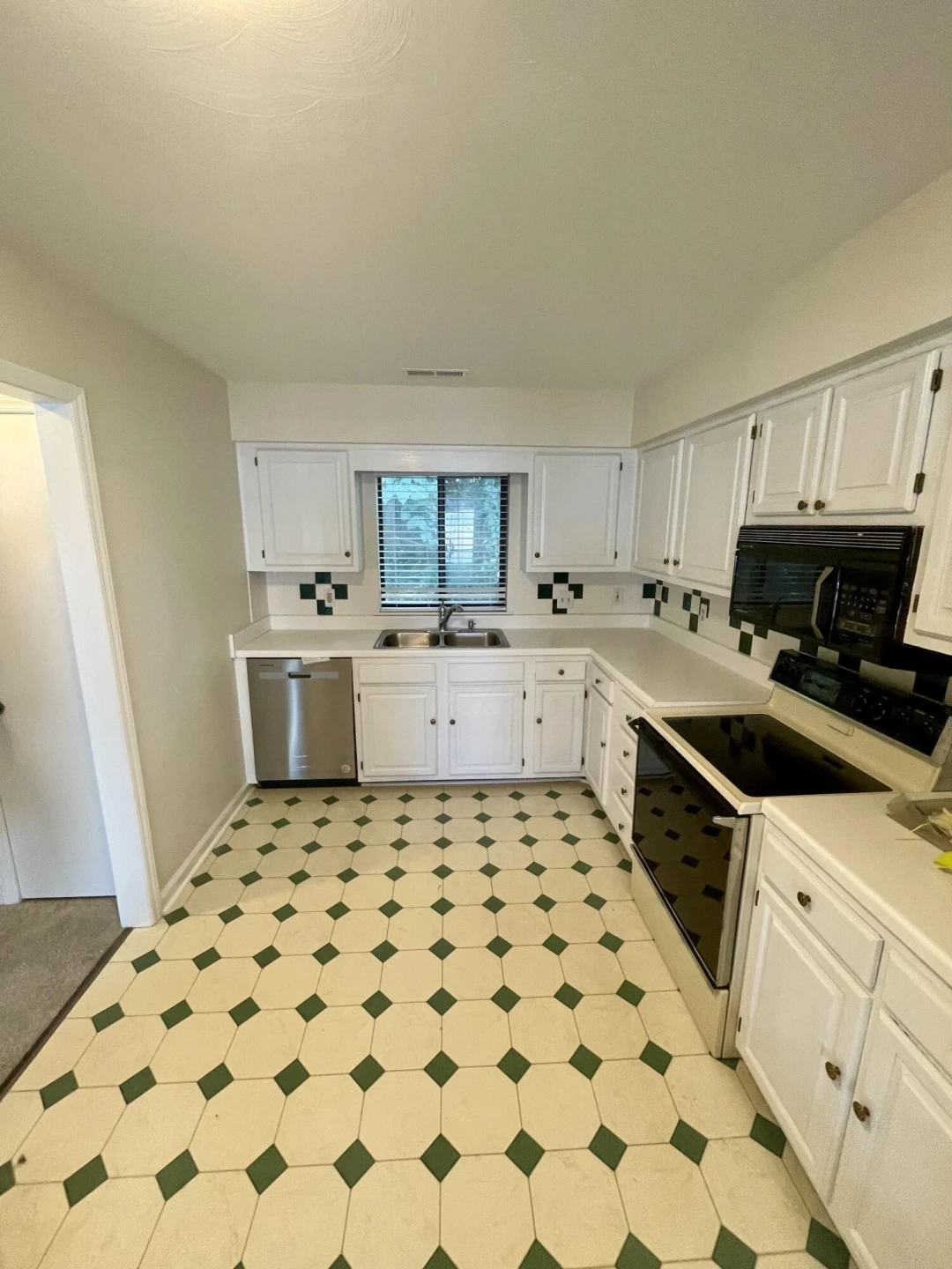 2403 Post Oak RD - Photo 2