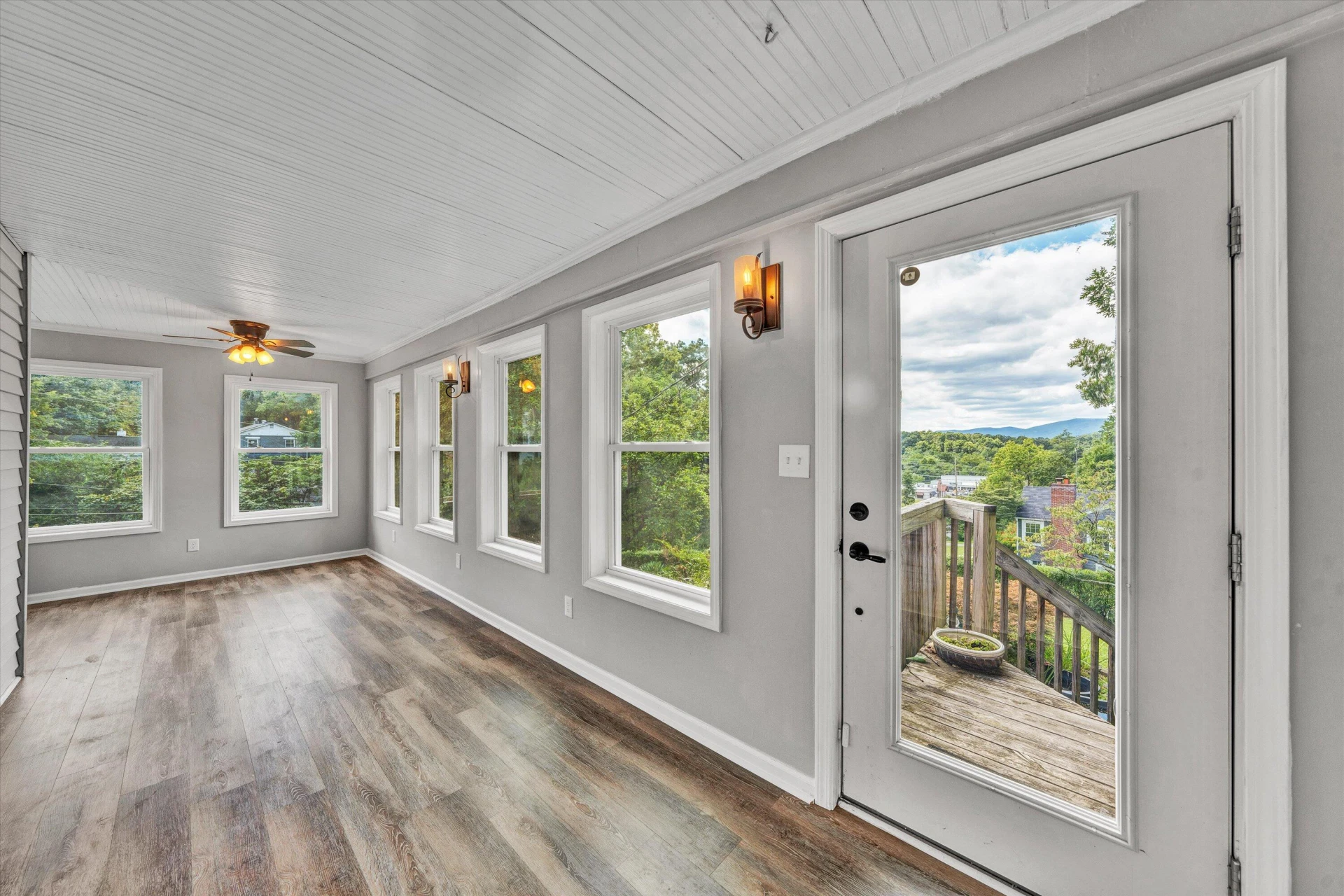 1703 Springfield AVE - Photo 5