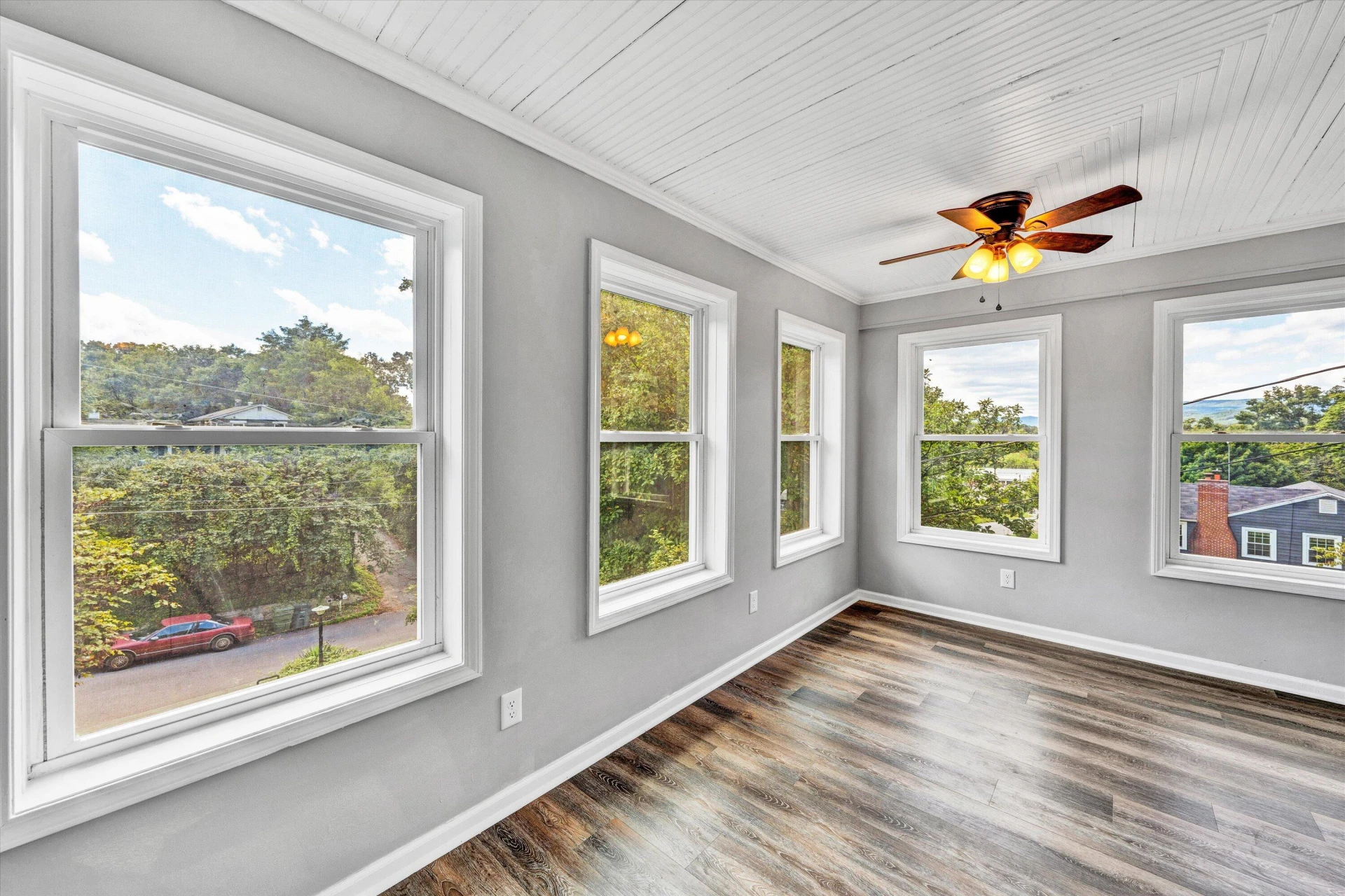1703 Springfield AVE - Photo 7