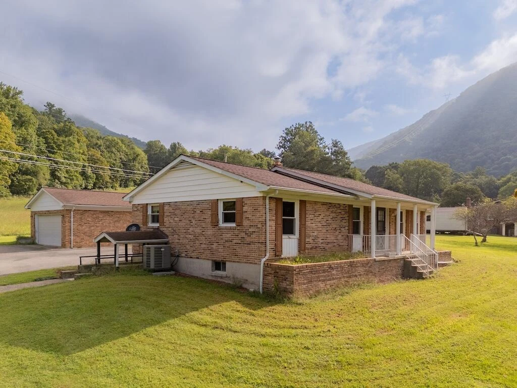 1838 Cascade DR - Photo 3
