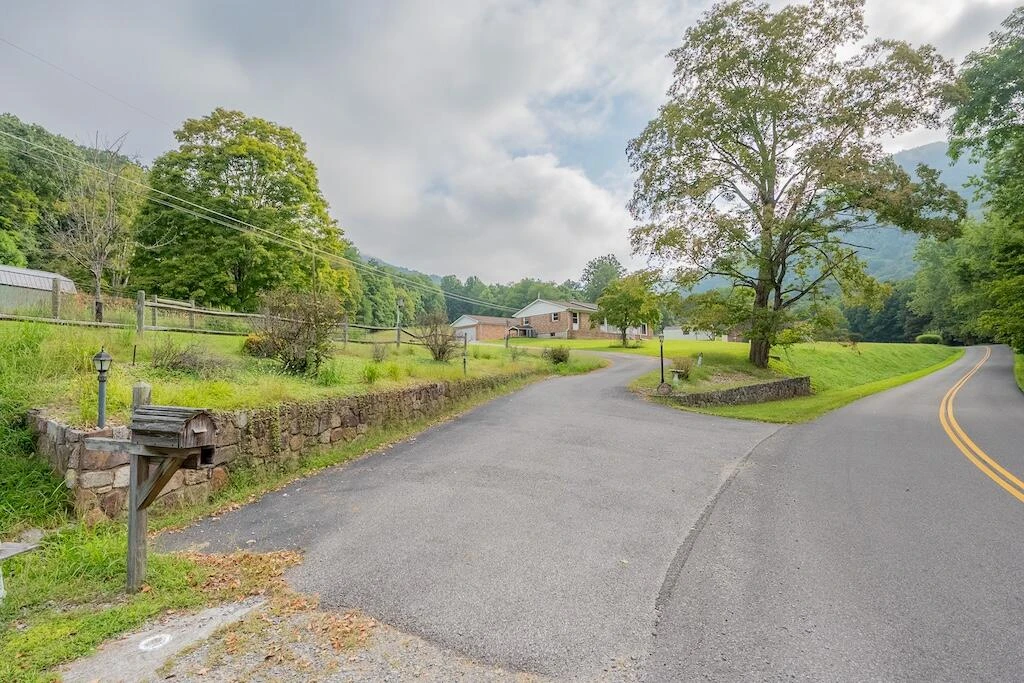 1838 Cascade DR - Photo 42
