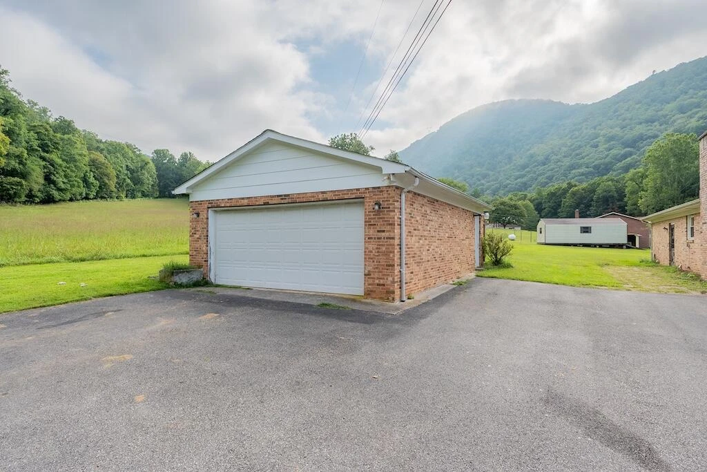 1838 Cascade DR - Photo 48