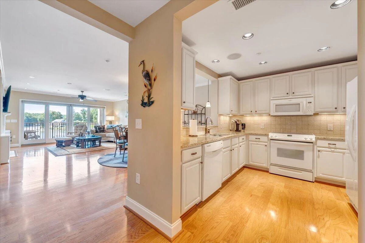 100 Bridgewater Pointe PL #302 - Photo 13