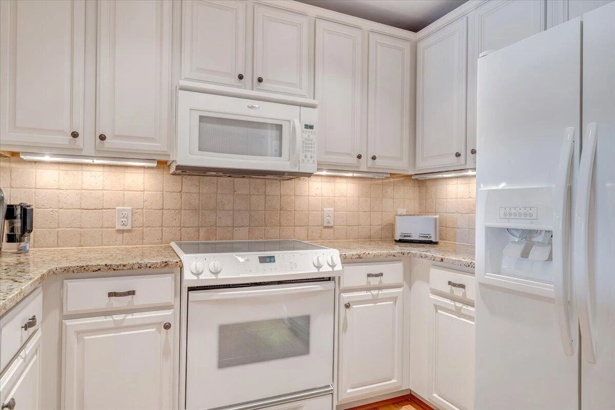 100 Bridgewater Pointe PL #302 - Photo 17