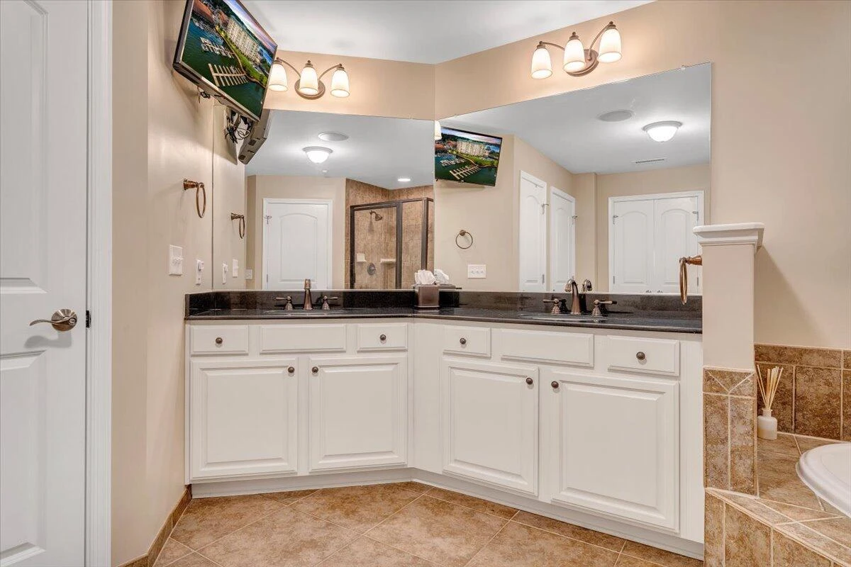 100 Bridgewater Pointe PL #302 - Photo 29