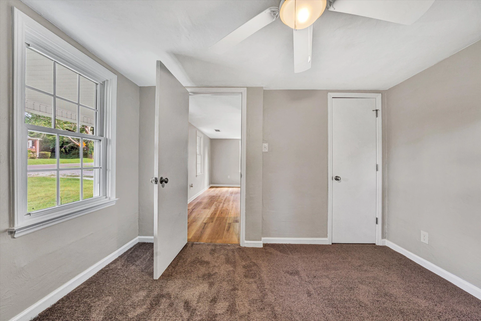 724 Peck ST NW - Photo 16
