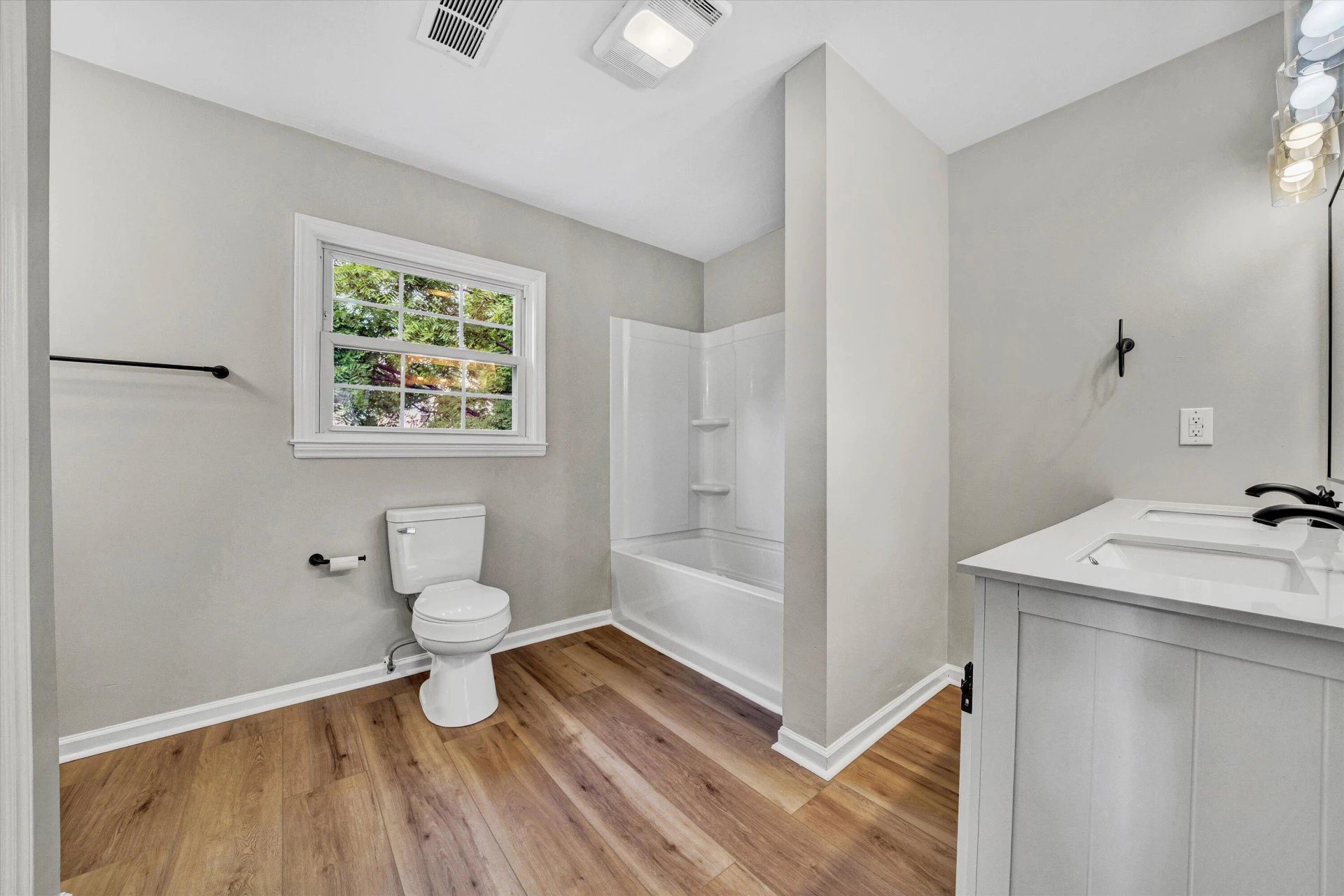 724 Peck ST NW - Photo 17