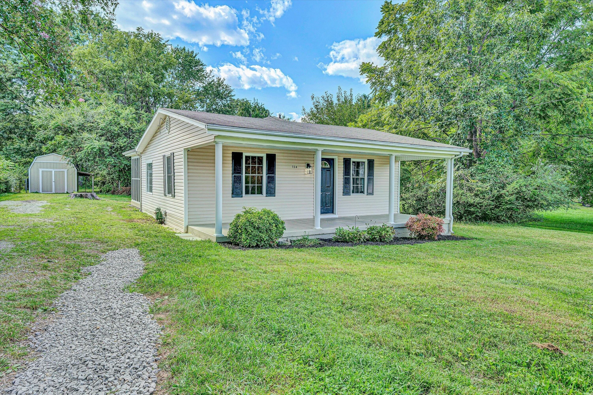 724 Peck ST NW - Photo 3