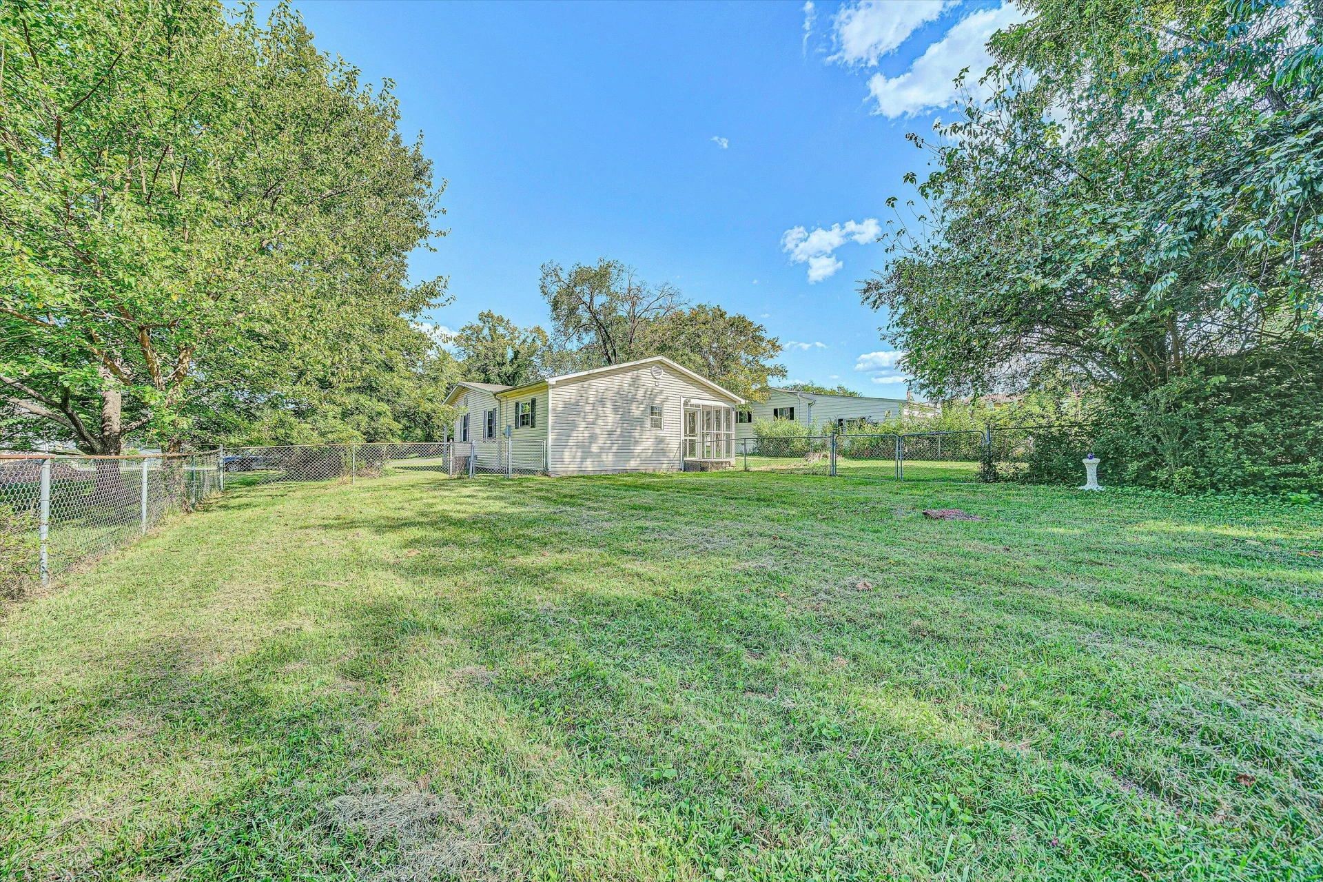 724 Peck ST NW - Photo 25