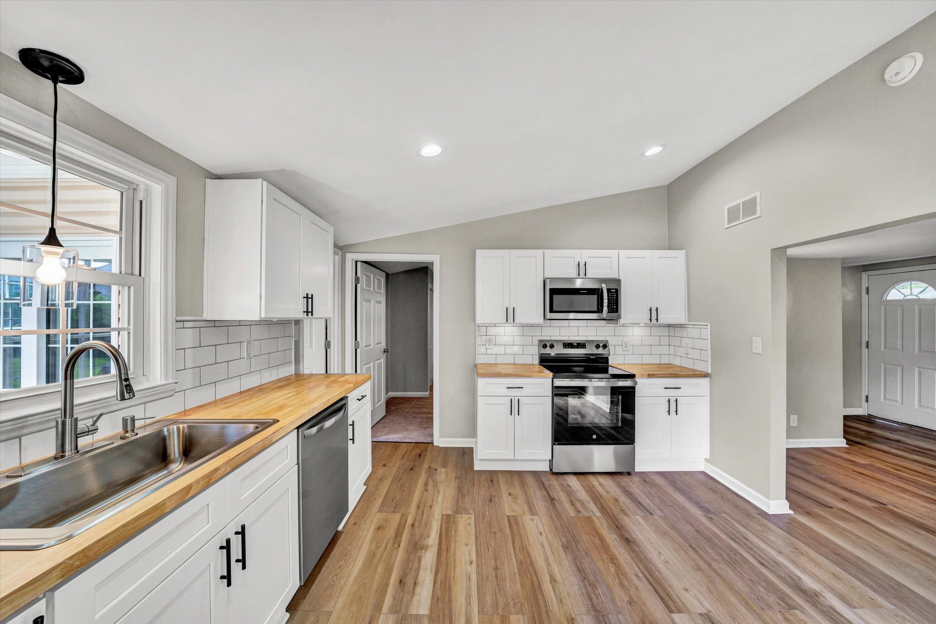 724 Peck ST NW - Photo 10