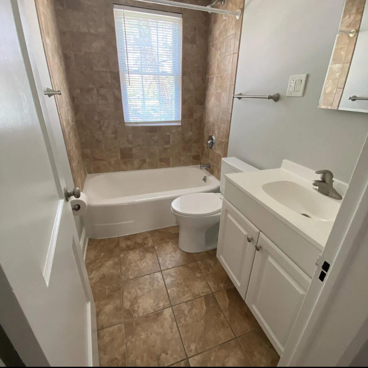 2419 Longview AVE SW #12 - Photo 10