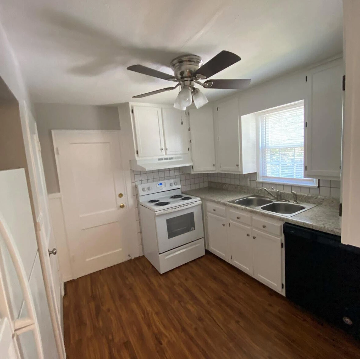 2419 Longview AVE SW #12 - Photo 5