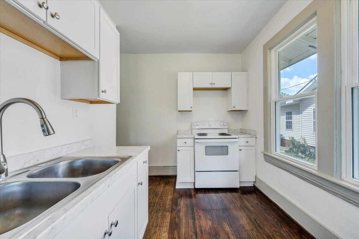 2429 Massachusetts AVE NW - Photo 15