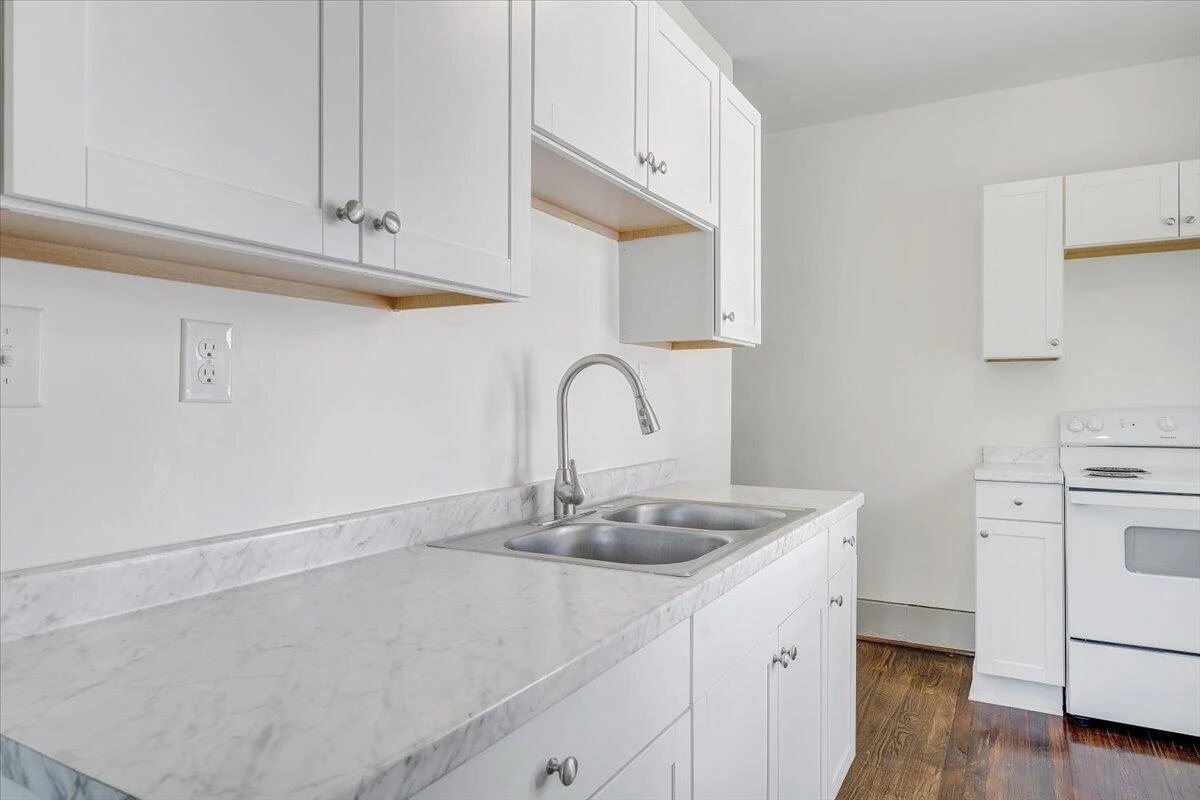 2429 Massachusetts AVE NW - Photo 16