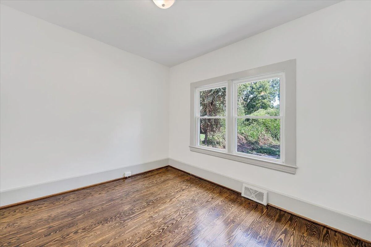 2429 Massachusetts AVE NW - Photo 18