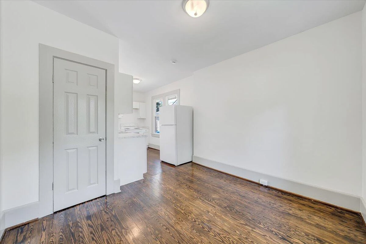 2429 Massachusetts AVE NW - Photo 19