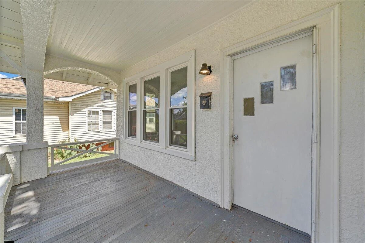 2429 Massachusetts AVE NW - Photo 2