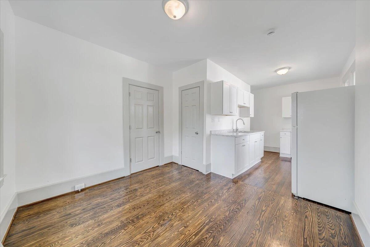 2429 Massachusetts AVE NW - Photo 20