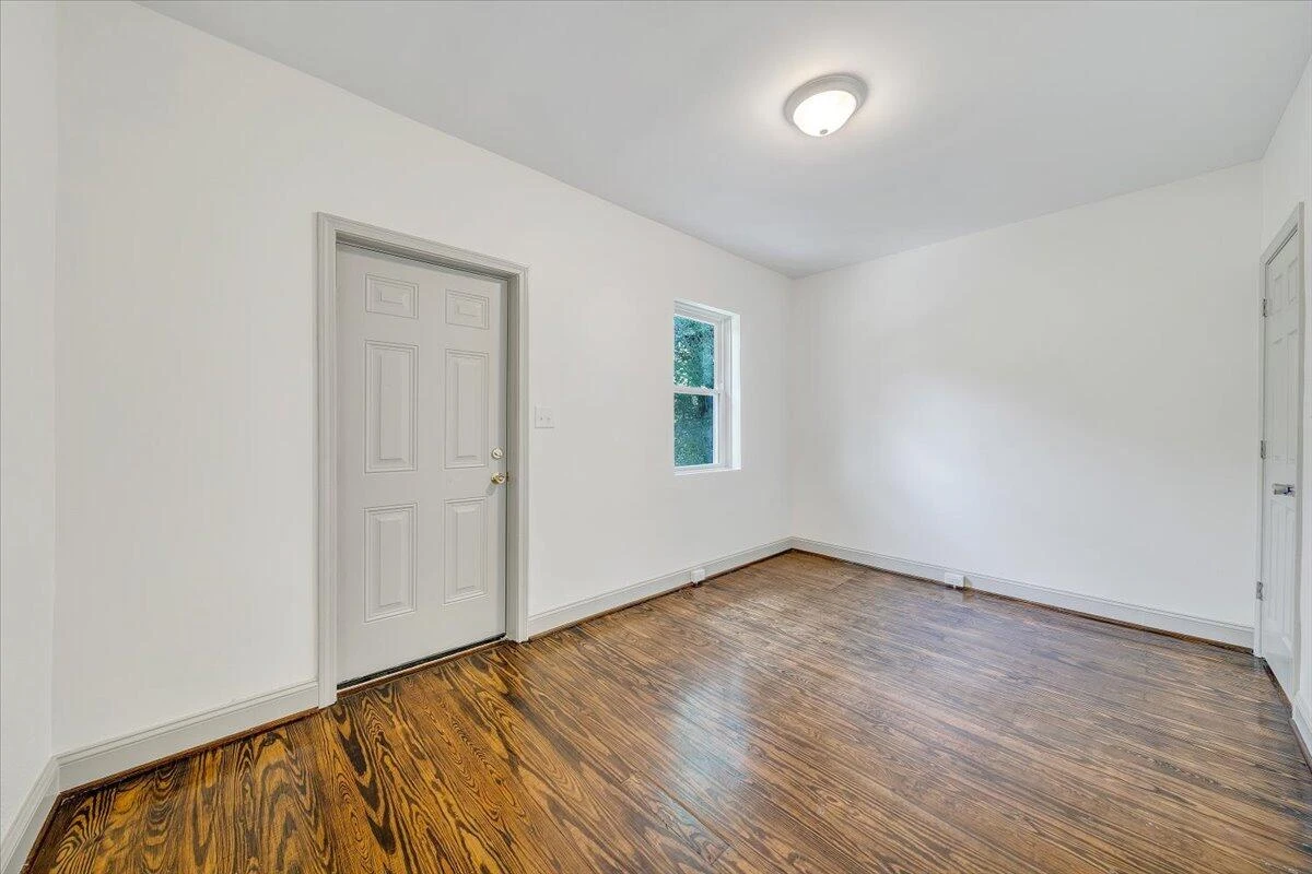 2429 Massachusetts AVE NW - Photo 21