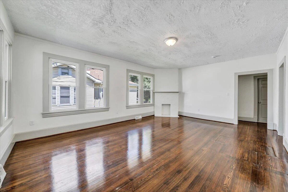 2429 Massachusetts AVE NW - Photo 3
