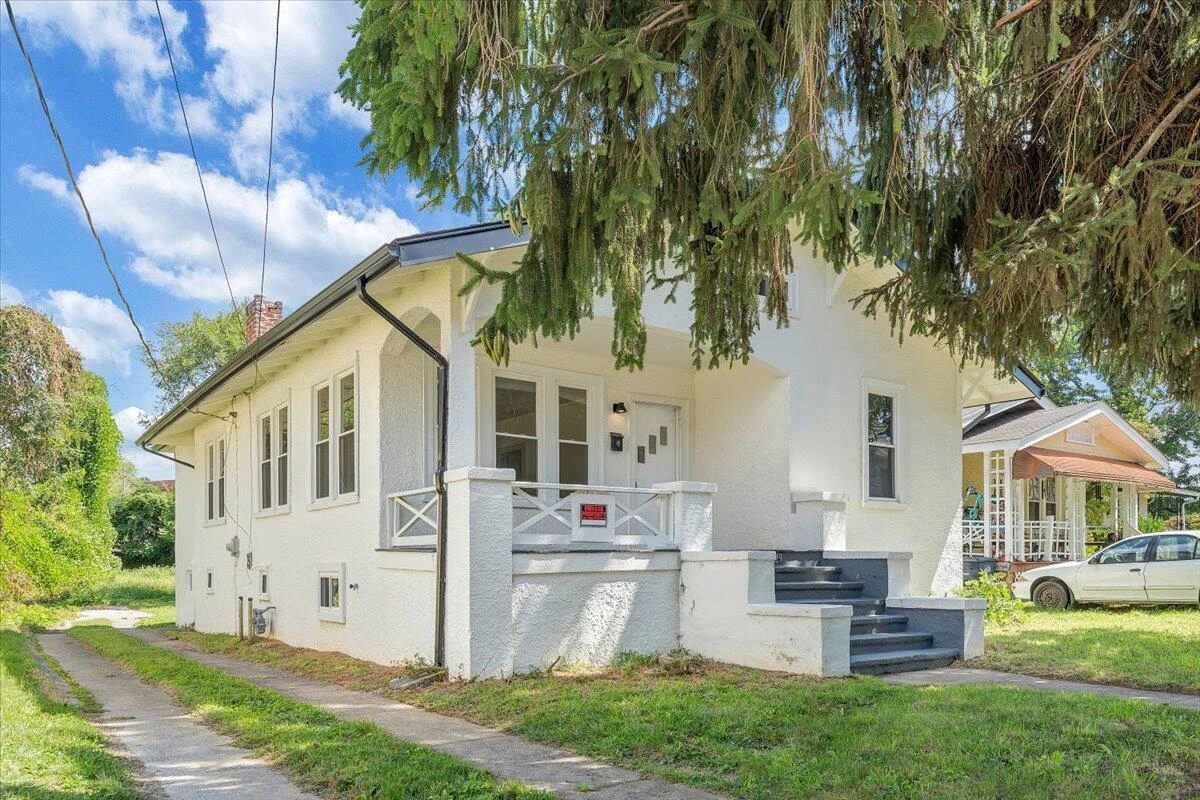 2429 Massachusetts AVE NW - Photo 36