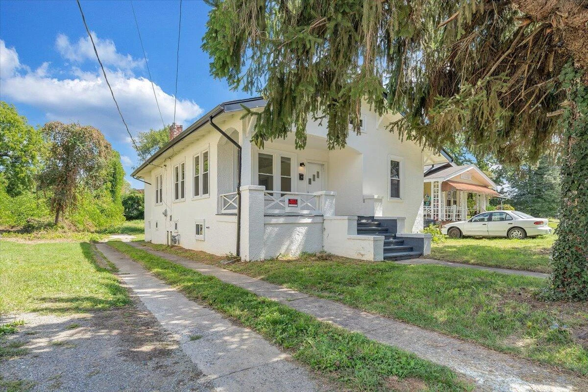 2429 Massachusetts AVE NW - Photo 37