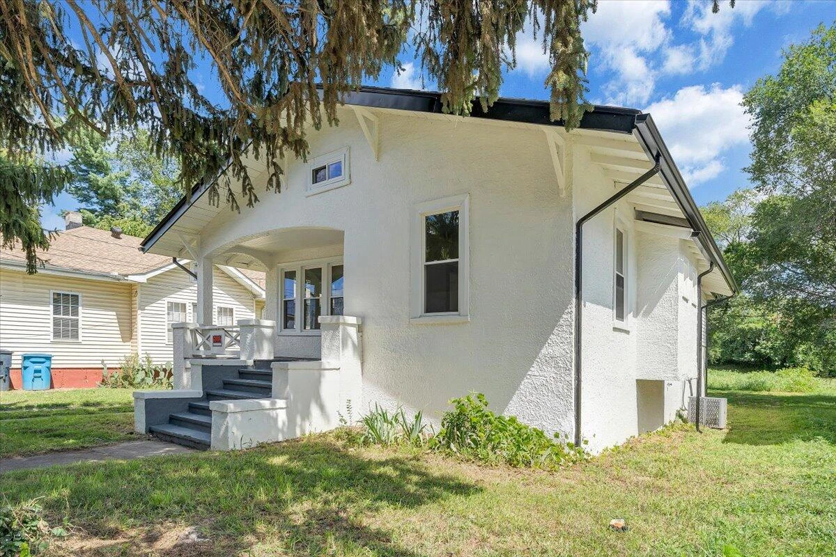2429 Massachusetts AVE NW - Photo 39