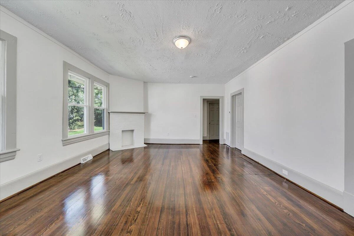 2429 Massachusetts AVE NW - Photo 4