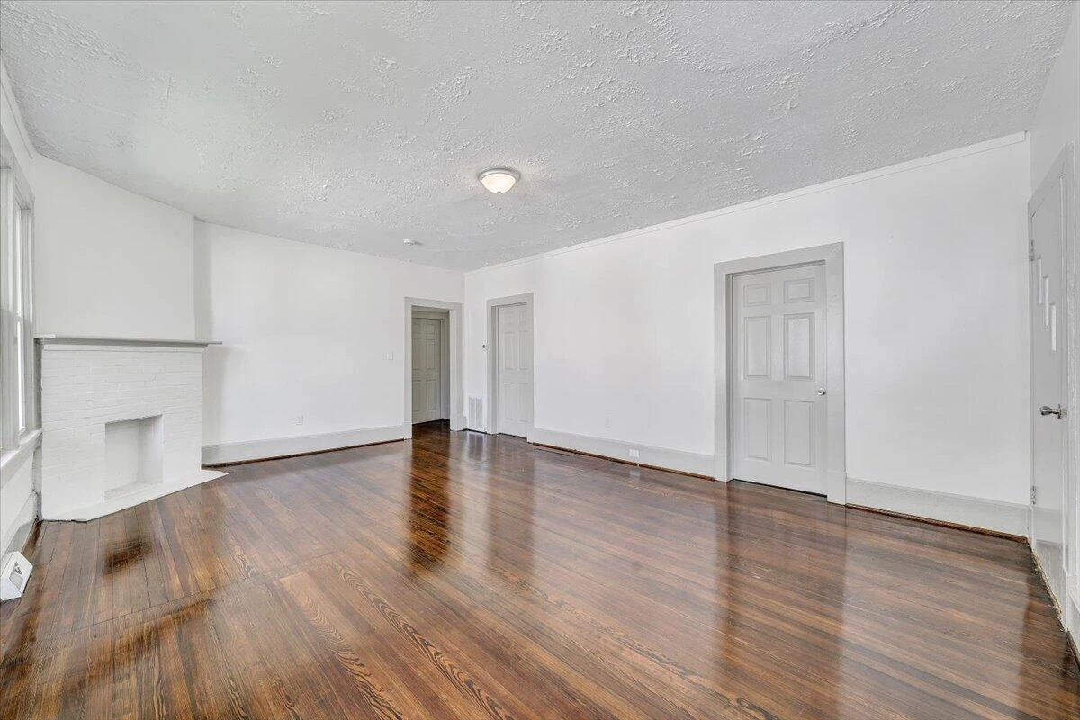 2429 Massachusetts AVE NW - Photo 5