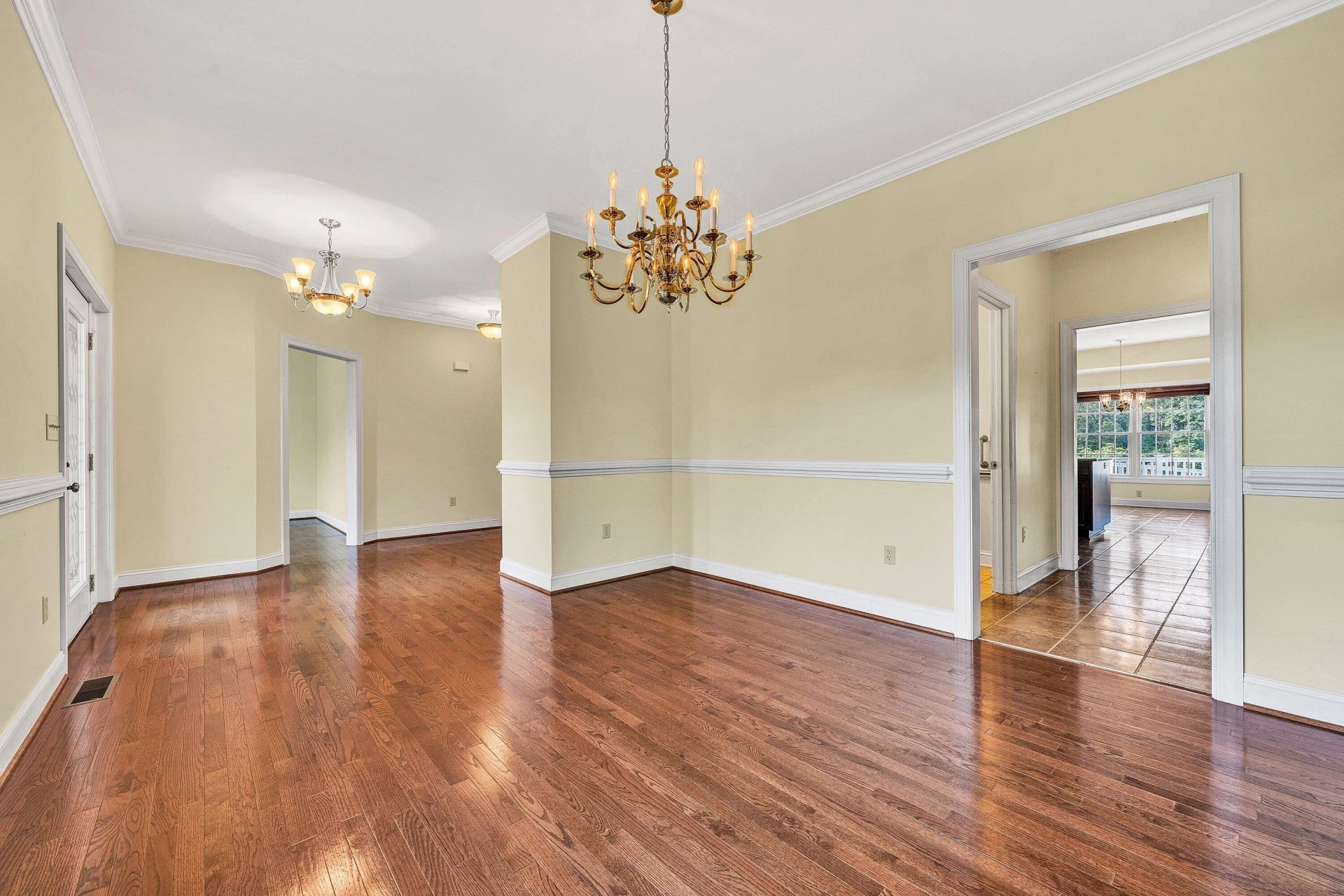 370 Saddlewood DR - Photo 4