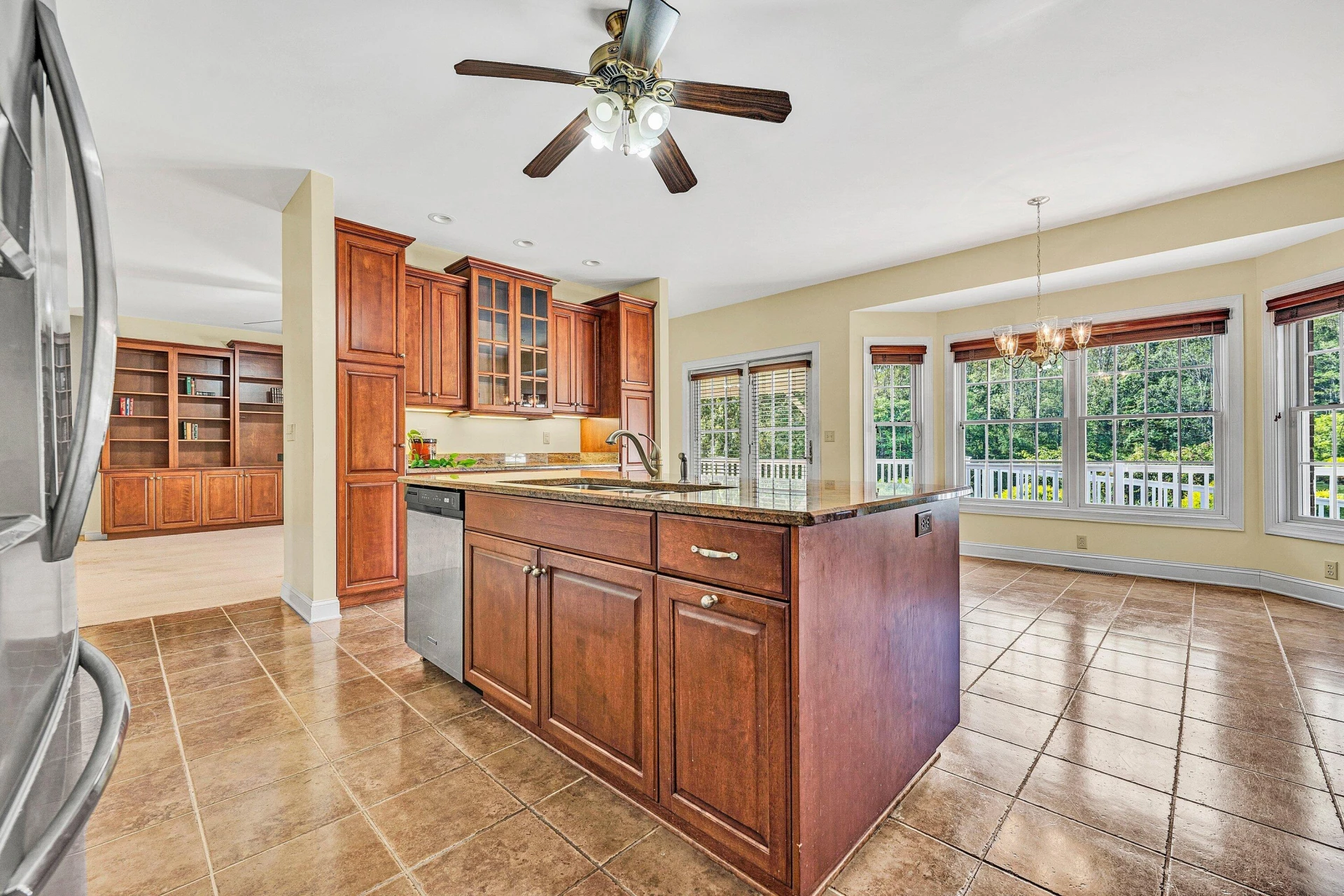 370 Saddlewood DR - Photo 5